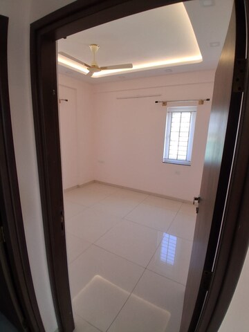 Room in 2 BHK Apartment at Prestige Primrose Hills, Banashankari 6th Stage – for Rent