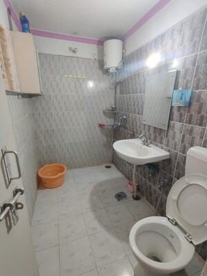 Bathroom in 2 BHK Apartment at Rohini Apartment, Gomti Nagar – for Rent
