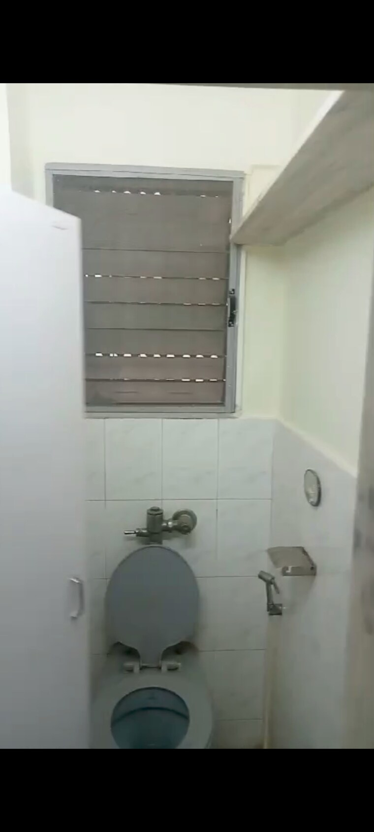 Bathroom, 18a-apartment 2 Bedroom 600 Sq.Ft. Apartment In Khar West Mumbai 9706771
