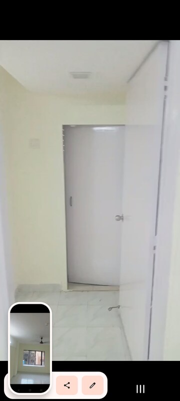 Room in 2 BHK Apartment at 18A Apartment, Khar West – for Sale