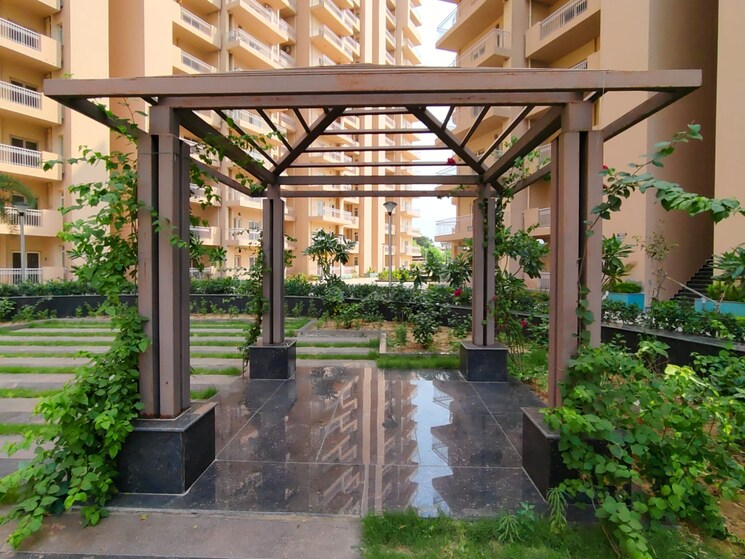 Garden, tashee-capital-gateway 3 Bedroom 2102 Sq.Ft. Apartment In Sector 111 Gurgaon 9706769