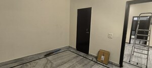 Room in 3 BHK Builder Floor at Sector 37 – for Rent