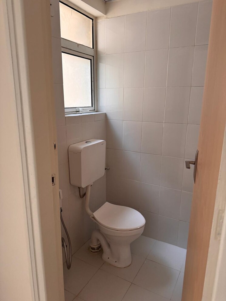 Bathroom, sector 79 4 Bedroom 2675 Sq.Ft. Apartment In Sector 79 Gurgaon 9706813