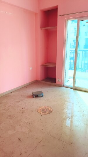 Room in 2 BHK Apartment at Windsor Paradise 2, Raj Nagar Extension – for Sale