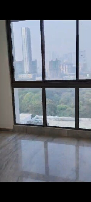 Room in 2 BHK Apartment at Prestige Jasdan Classic, Mahalaxmi – for Rent