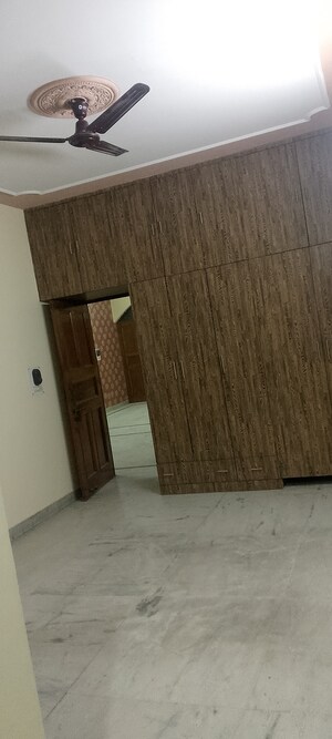 Furnished Amenities in 3.5 BHK Independent House at Spring Field, Sector 31 – for Rent