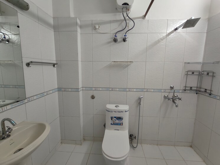 Bathroom, unitech-south-city-heights 3 Bedroom 1700 Sq.Ft. Apartment In Sector 41 Gurgaon 9706842