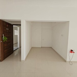 Room in 2.5 BHK Apartment at Teerth Avila, Sus – for Rent