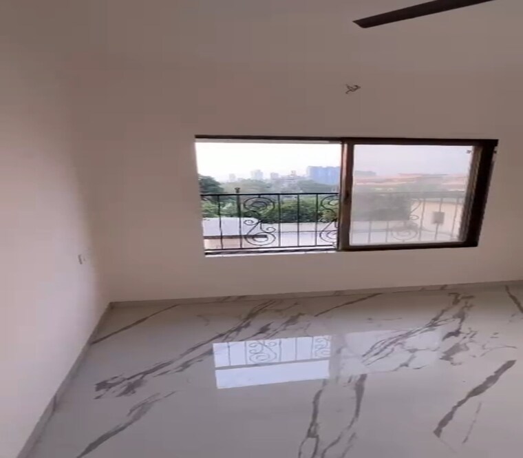 Room, matunga 2 Bedroom 675 Sq.Ft. Apartment In Matunga Mumbai 9706890