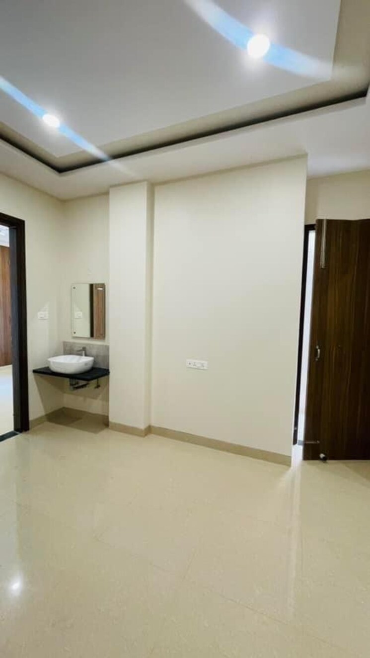 Room, gomti nagar 2 Bedroom 1500 Sq.Ft. Villa In Gomti Nagar Lucknow 9706911