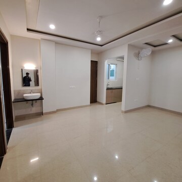 Room in 2 BHK Villa at Gomti Nagar – for Rent