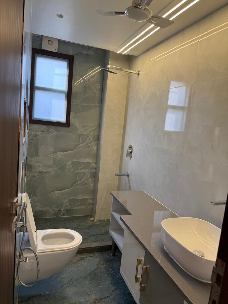 Bathroom, malviya nagar 3 Bedroom 1800 Sq.Ft. Builder Floor In Malviya Nagar Delhi 9706934
