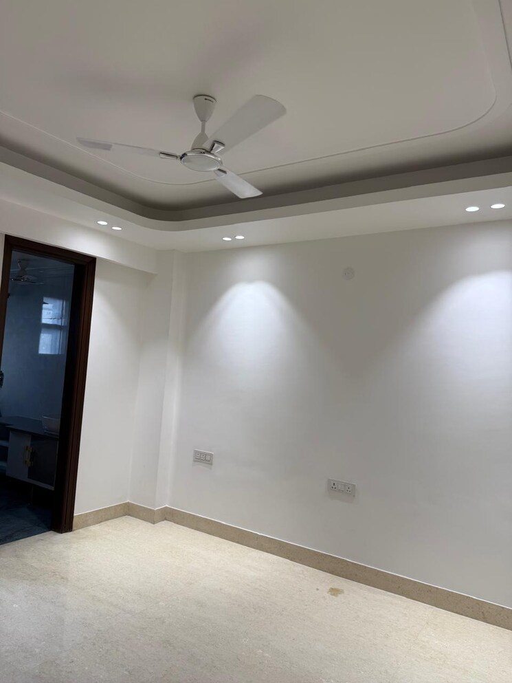 Room, malviya nagar 3 Bedroom 1800 Sq.Ft. Builder Floor In Malviya Nagar Delhi 9706934