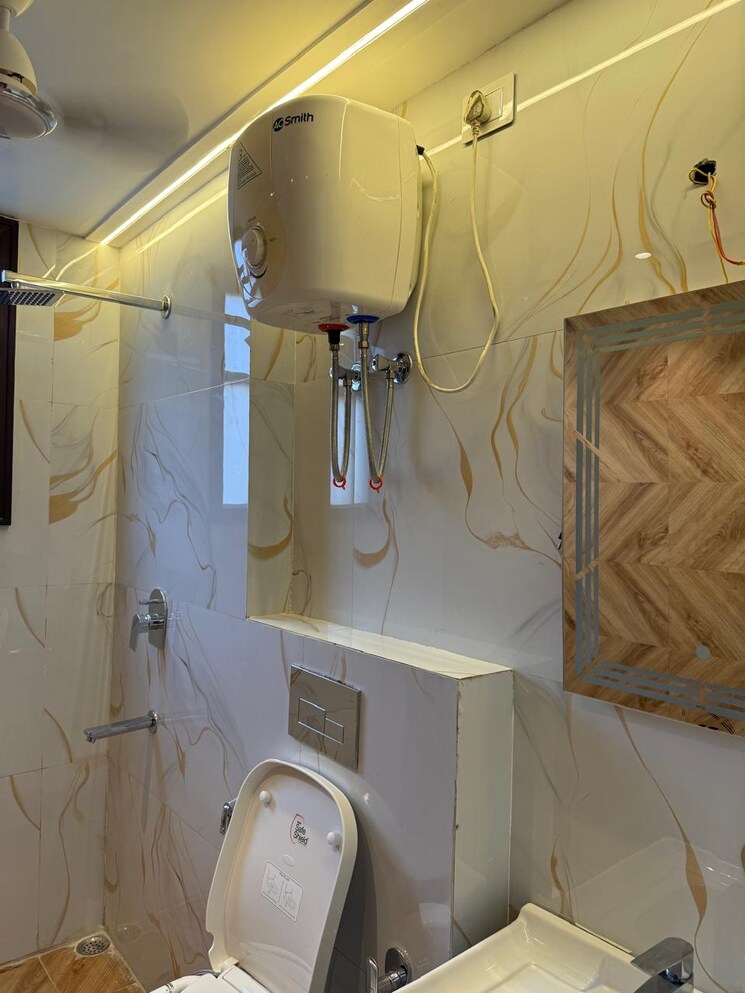 Bathroom, malviya nagar 3 Bedroom 1800 Sq.Ft. Builder Floor In Malviya Nagar Delhi 9706934