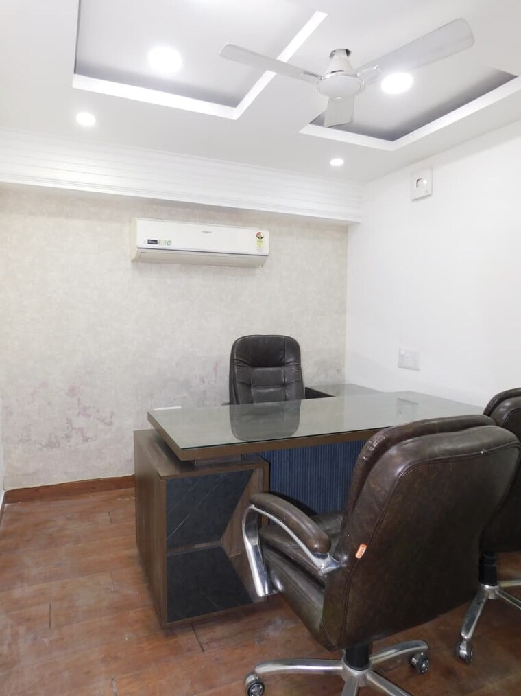Team Area, greater kailash ii Commercial Office Space 250 Sq.Yd. In Greater Kailash ii Delhi 9706951