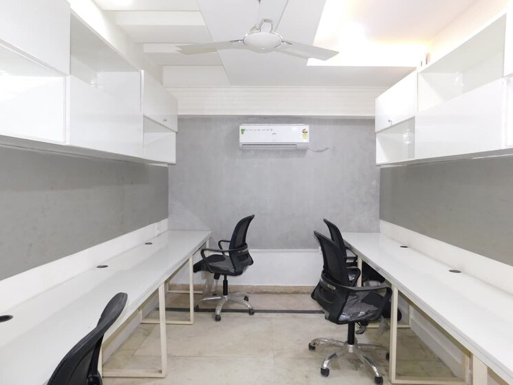 Team Area, greater kailash ii Commercial Office Space 250 Sq.Yd. In Greater Kailash ii Delhi 9706951