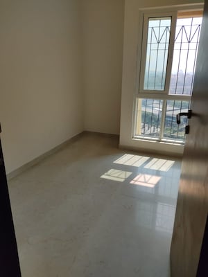 Room in 1.5 BHK Apartment at Dosti West County, Balkum Pada – for Sale