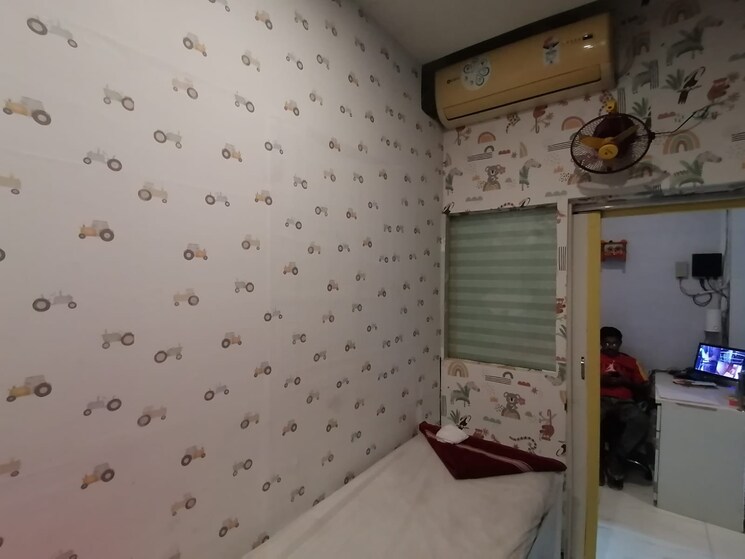 Team Area, sristi-plaza Commercial Shop 12000 Sq.Ft. In Chinar Park Kolkata 9706971