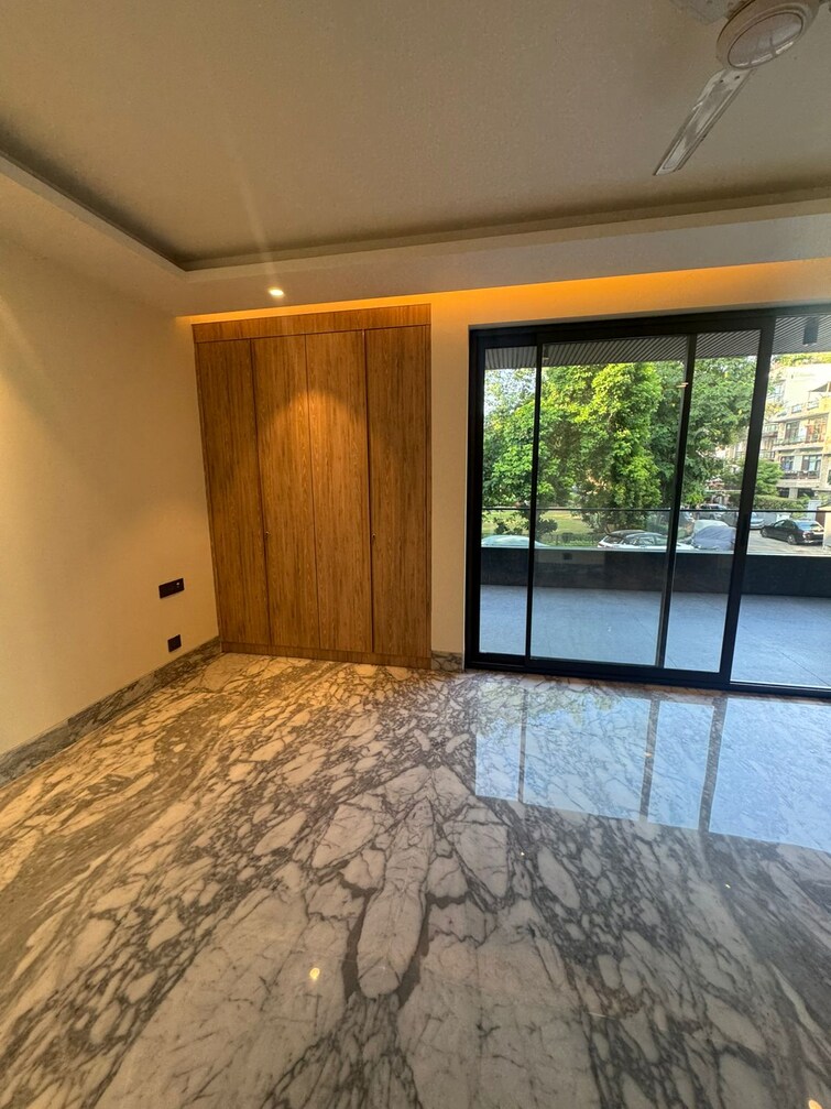 Bedroom, malcha marg 3 Bedroom 375 Sq.Yd. Builder Floor In Malcha Marg Delhi 9706981