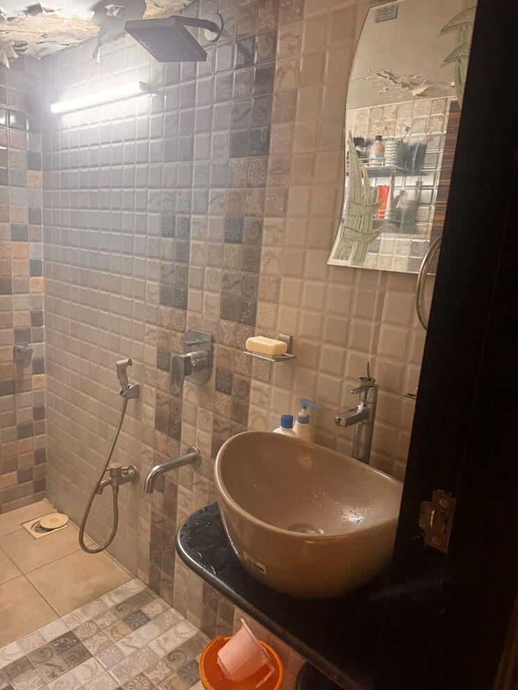 Bathroom, swastik-residency-1 2 Bedroom 725 Sq.Ft. Apartment In Ghodbunder Road Thane 9707006