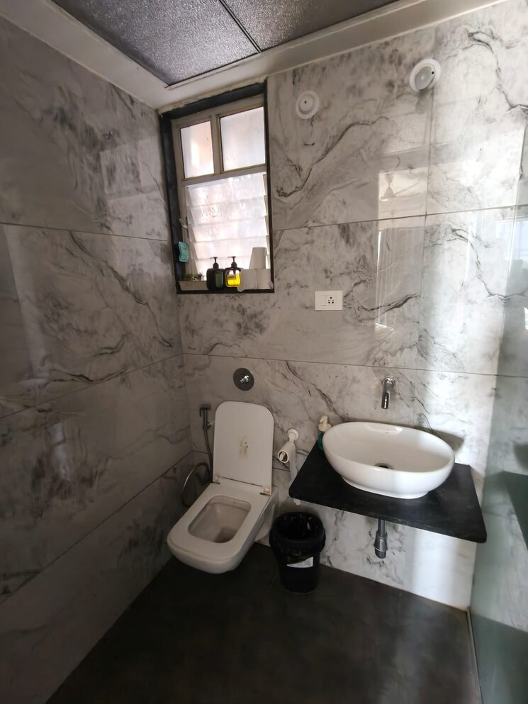 Bathroom, shubh-gateway 2 Bedroom 910 Sq.Ft. Apartment In Viman Nagar Pune 9707009