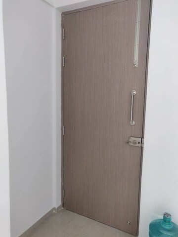 Furnished Amenities in 2 BHK Apartment at Sheth Vasant Oasis, Andheri East – for Rent