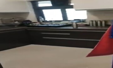 Bedroom in 2 BHK Apartment at Kandivali West – for Rent