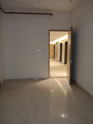 3 BHK Apartment For Rent in Sadanand Building, Dadar West