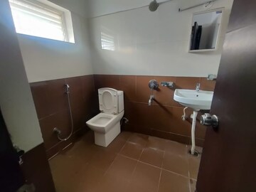 Attached Bathroom in 3 BHK Apartment at Kakatiya Hills, Jubilee Hills – for Sale