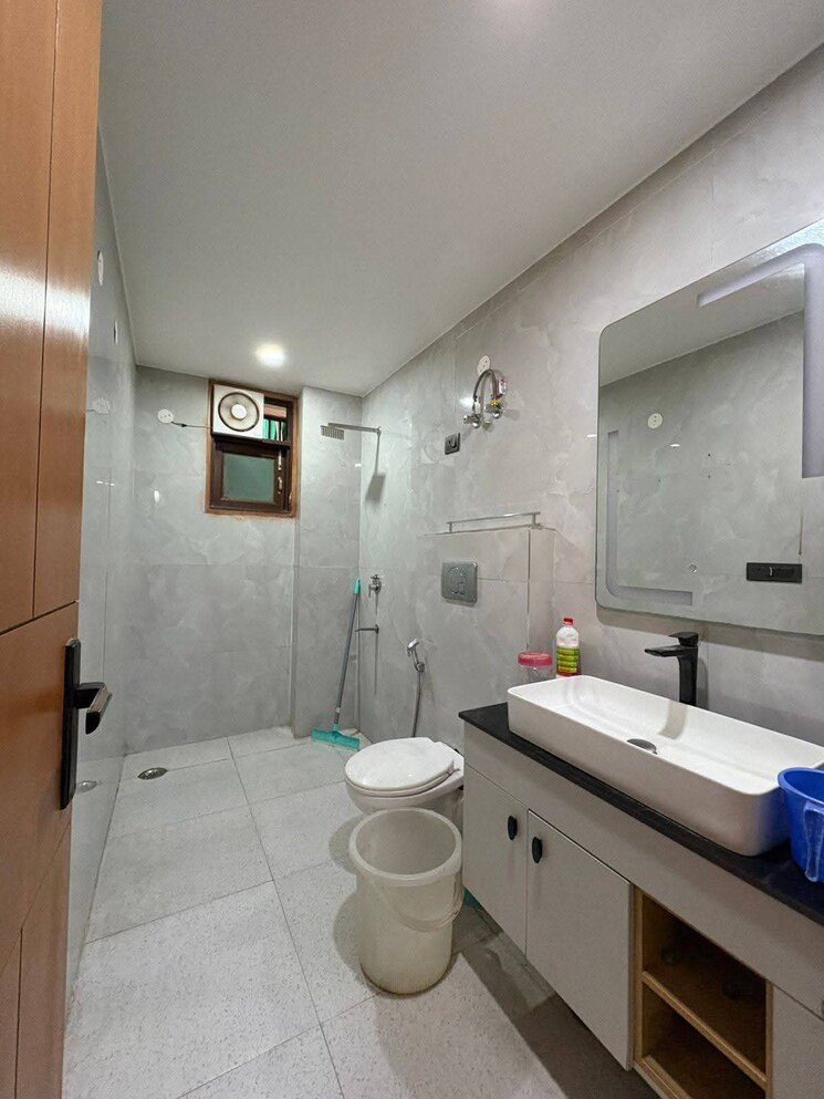 Attached Bathroom, saket 2 Bedroom 900 Sq.Ft. Apartment In Saket Delhi 9707163