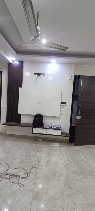 Furnished Amenities in 3 BHK Builder Floor at Rohini Sector 7 – for Rent