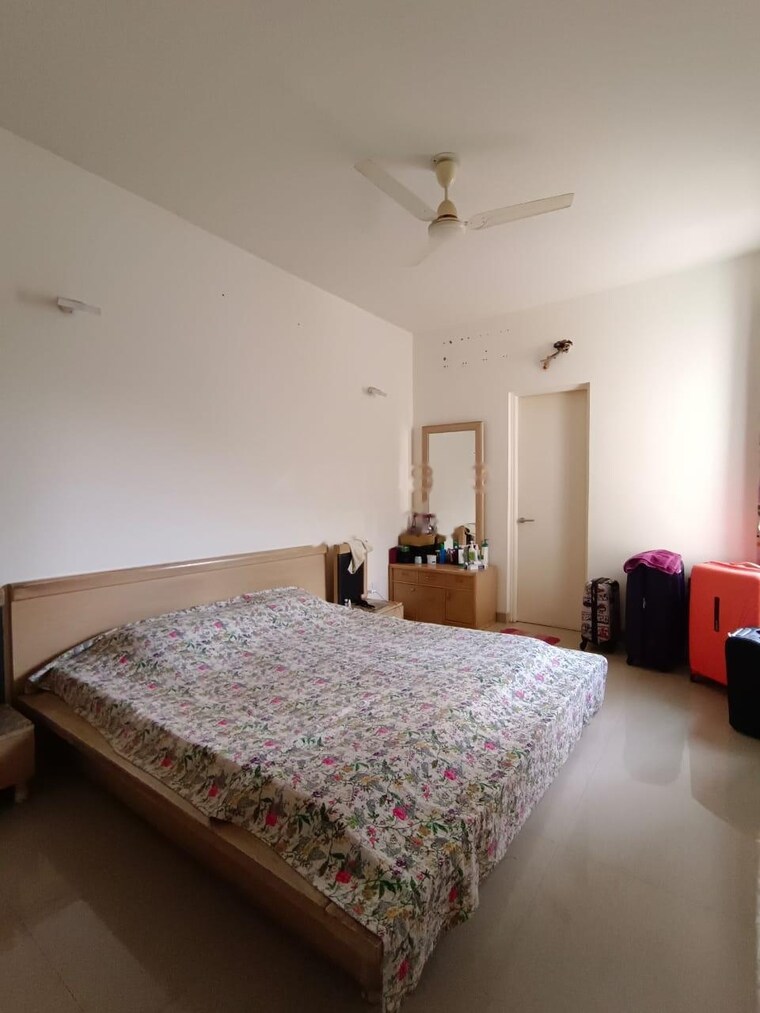 Bedroom, emaar-emerald-estate 3.5 Bedroom 1744 Sq.Ft. Apartment In Sector 65 Gurgaon 9707173