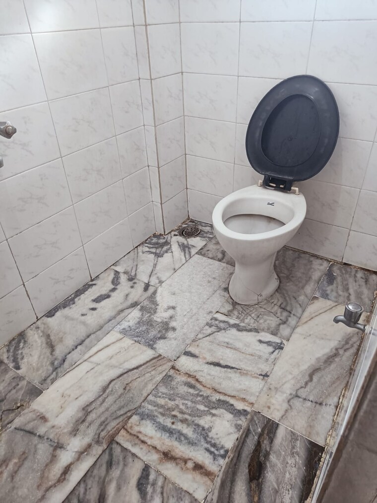 Bathroom, ahura-shahinshah 1 Bedroom 650 Sq.Ft. Apartment In Koregaon Park Pune 9707199