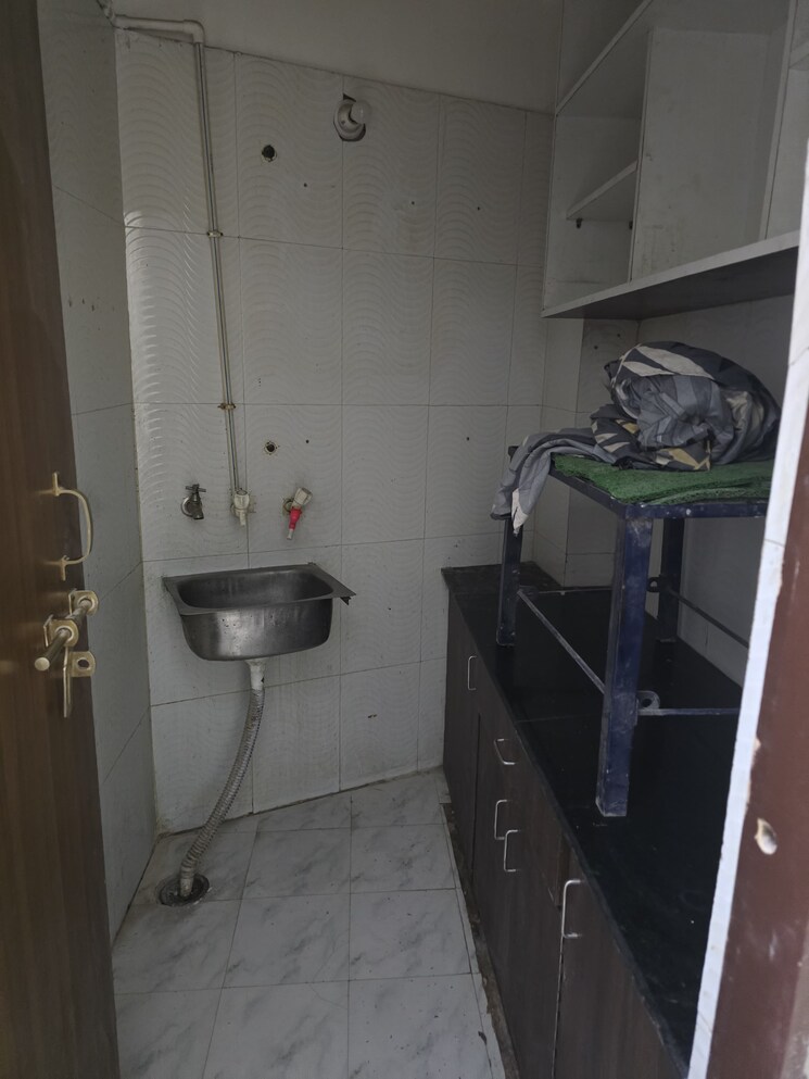Bathroom, ravindra-garden 1 RK 700 Sq.Ft. Apartment In Aliganj Lucknow 9707198