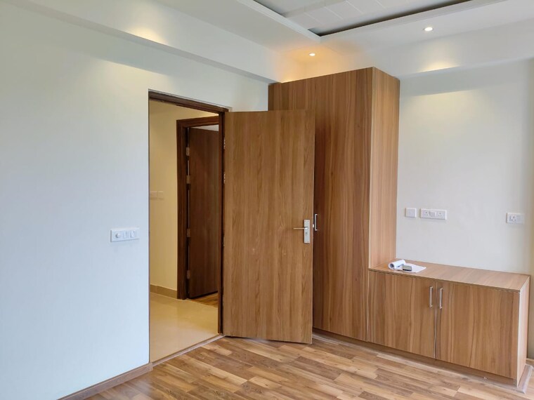 Room, suncity-vatsal-valley 3 Bedroom 1430 Sq.Ft. Apartment In Gwal Pahari Gurgaon 9707310