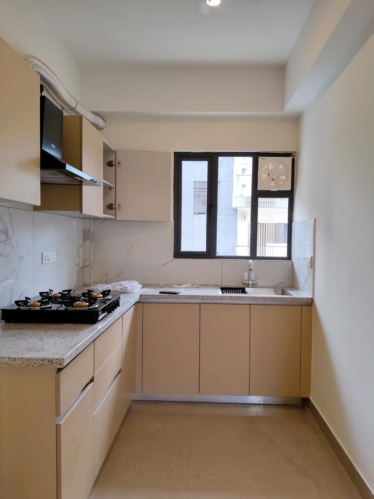 Kitchen, suncity-vatsal-valley 3 Bedroom 1430 Sq.Ft. Apartment In Gwal Pahari Gurgaon 9707310