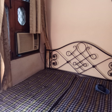 Bathroom in 1 BHK Builder Floor at Lajpat Nagar 4 – for Rent