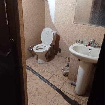 Bathroom in 1 BHK Builder Floor at Lajpat Nagar 4 – for Rent