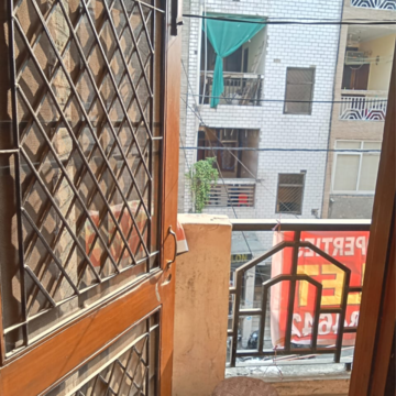 Balcony in 1 BHK Builder Floor at Lajpat Nagar 4 – for Rent