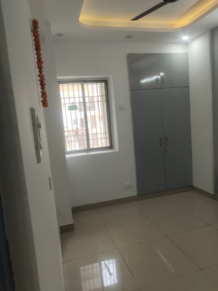 Room, sector 19b dwarka 2 Bedroom 1100 Sq.Ft. Apartment In Sector 19b Dwarka Delhi 9707374