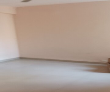 Room in 2.5 BHK Apartment at Tech Zone 4 Greater Noida – for Sale