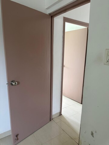 Room in 2 BHK Apartment at Viman Nagar – for Rent