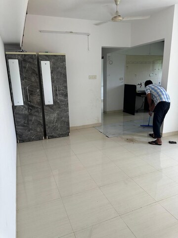 Room in 2 BHK Apartment at Viman Nagar – for Rent