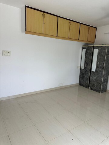 Room in 2 BHK Apartment at Viman Nagar – for Rent