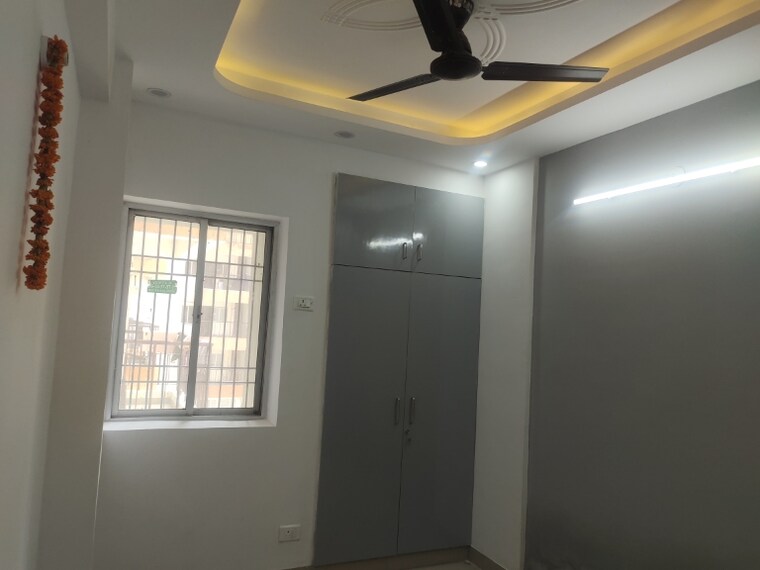 Room, sector 19b dwarka 2 Bedroom 1100 Sq.Ft. Apartment In Sector 19b Dwarka Delhi 9707614