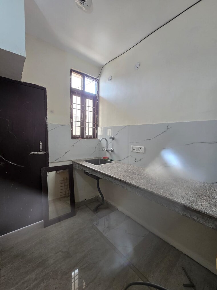 Kitchen, maidan garhi 2 Bedroom 900 Sq.Ft. Builder Floor In Maidan Garhi Delhi 9707799