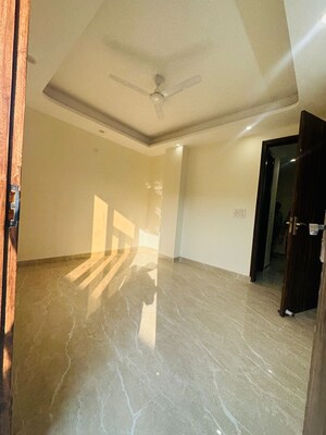 Furnished Amenities in 2 BHK Builder Floor at Maidan Garhi – for Rent