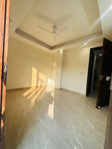 Furnished Amenities in 2 BHK Builder Floor at Maidan Garhi – for Rent