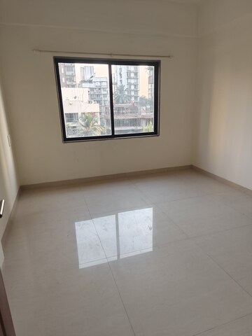 Room in 2 BHK Apartment at Nahar 8 Towers, Chandivali – for Rent