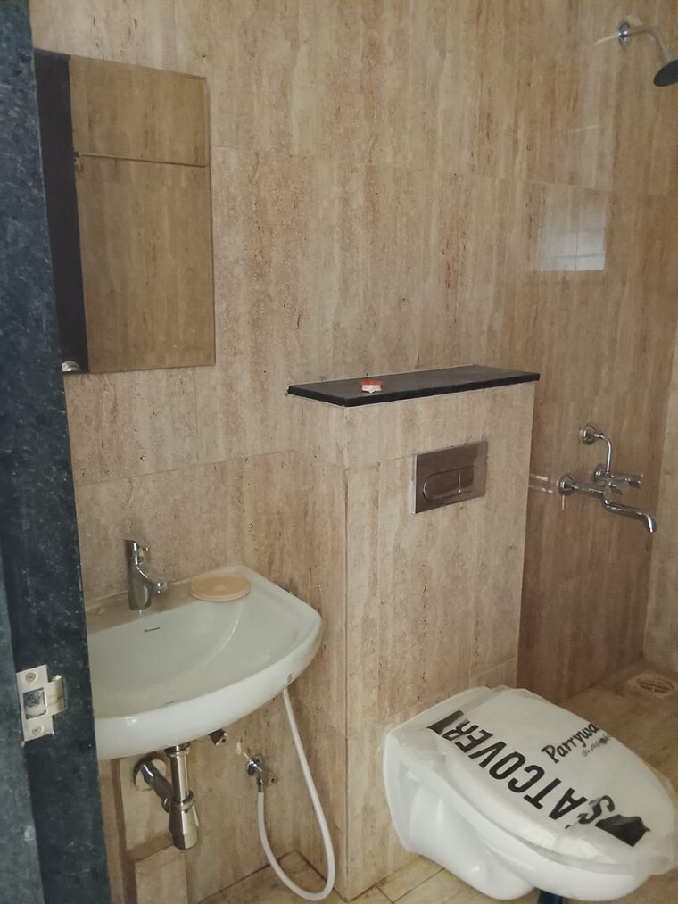 Bathroom, punawale 2 Bedroom 630 Sq.Ft. Apartment In Punawale Pune 9707962